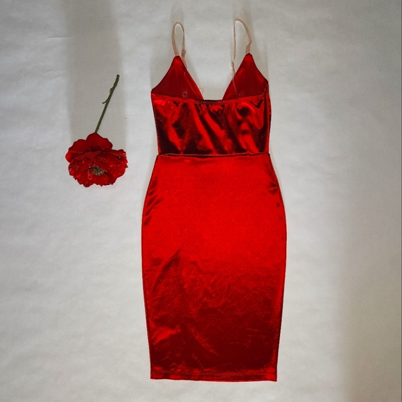 Deep V Neck Midi Dress - Red - Picture 2 of 5